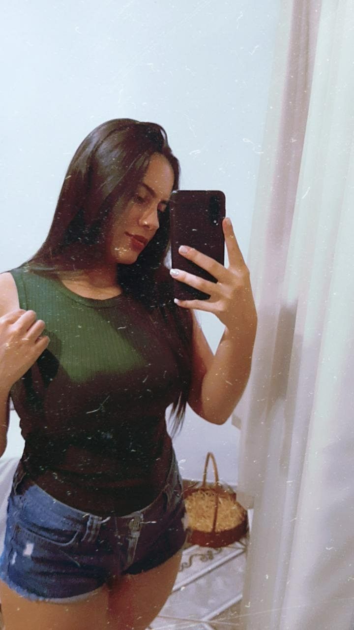 <em>Camila Ramirez</em>